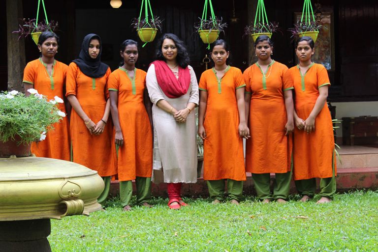 Dr. Jayalakshmi and ladies treatment team_1